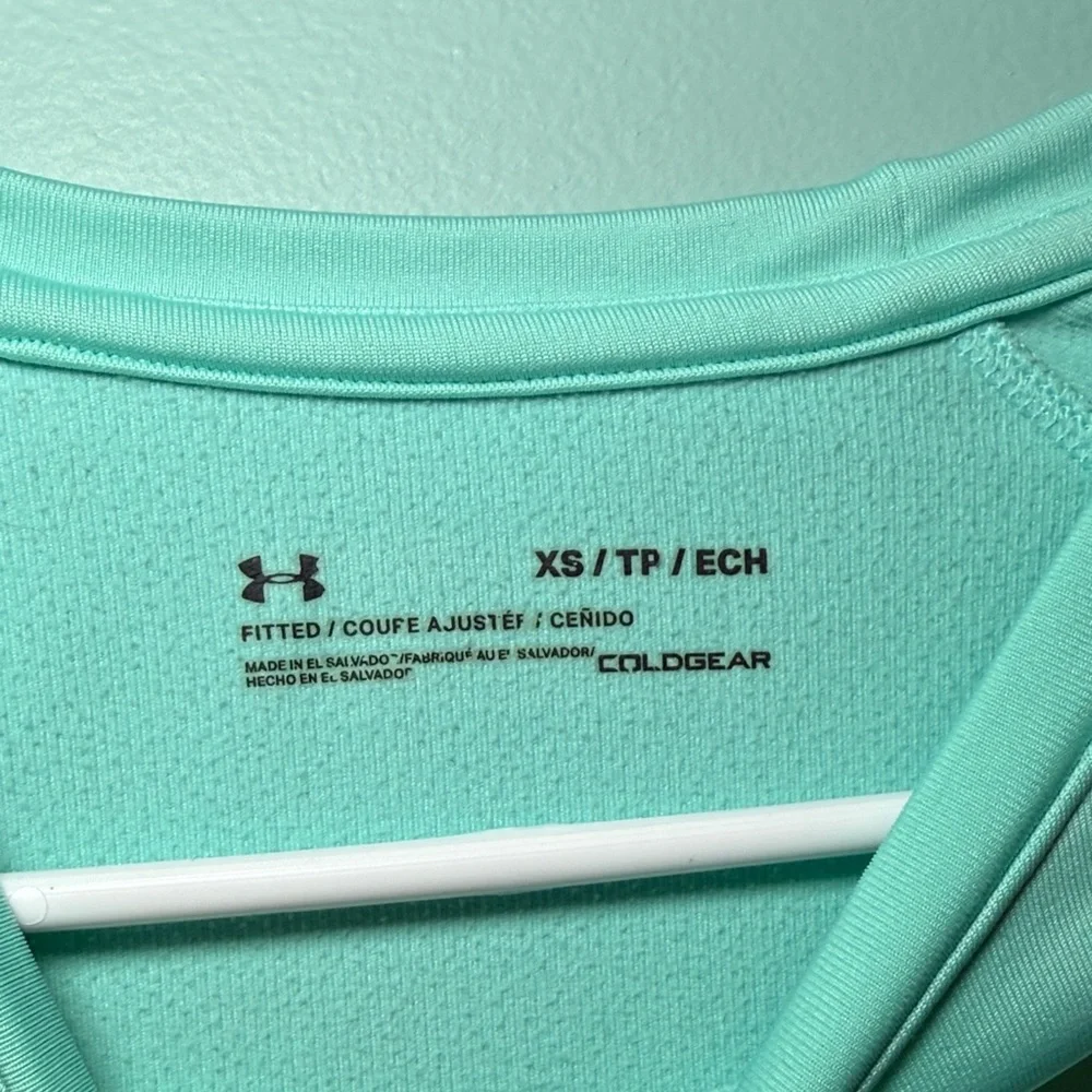Under Armour Women’s Cold Gear - Picture 2 of 3